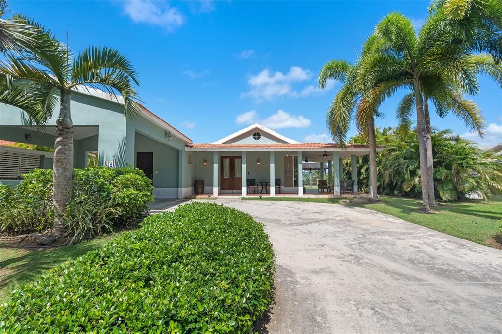 Recently Sold: $575,000 (4 beds, 3 baths, 2560 Square Feet)