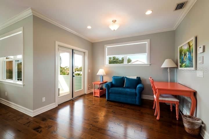 En Renta: $8,000 (3 camas, 3 baños, 2048 Pies cuadrados)