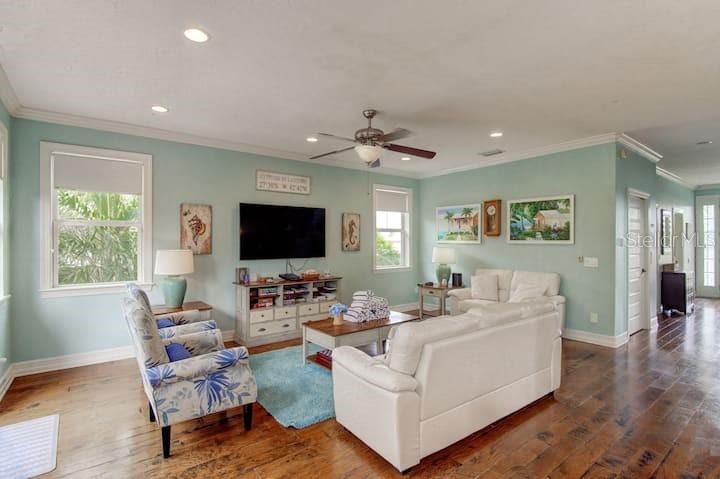 En Renta: $8,000 (3 camas, 3 baños, 2048 Pies cuadrados)