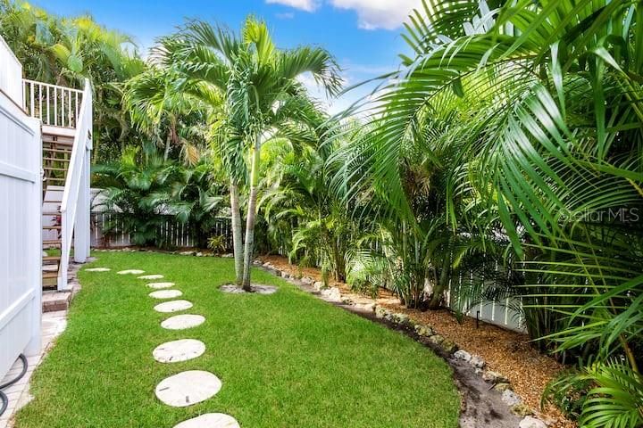 En Renta: $8,000 (3 camas, 3 baños, 2048 Pies cuadrados)