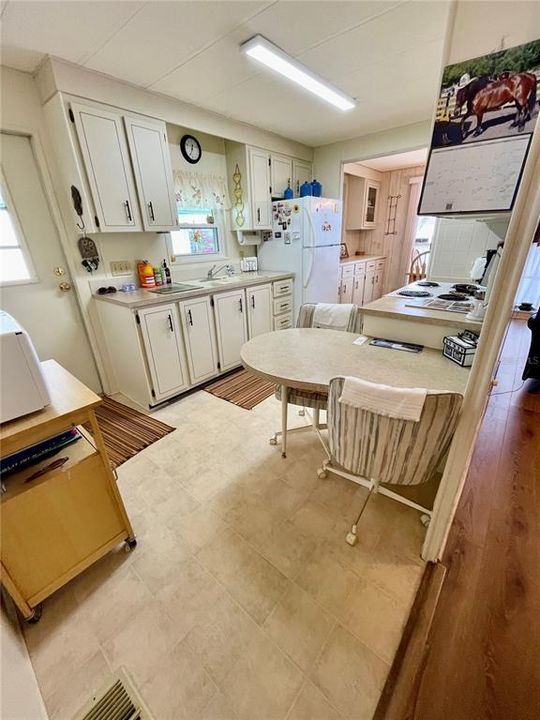 En Venta: $119,900 (2 camas, 2 baños, 864 Pies cuadrados)