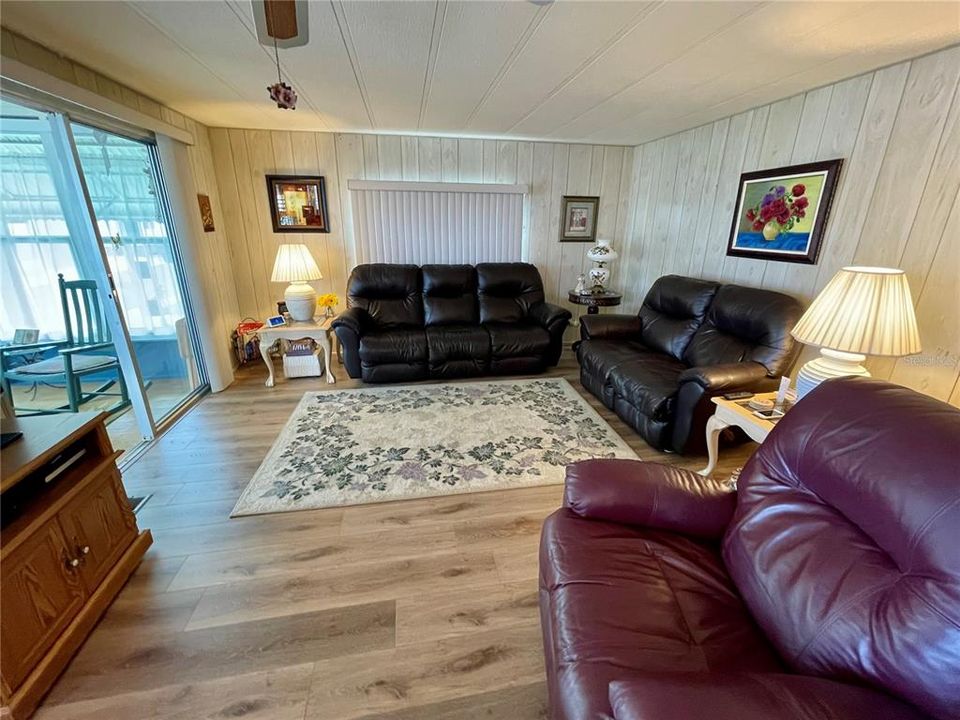 En Venta: $119,900 (2 camas, 2 baños, 864 Pies cuadrados)