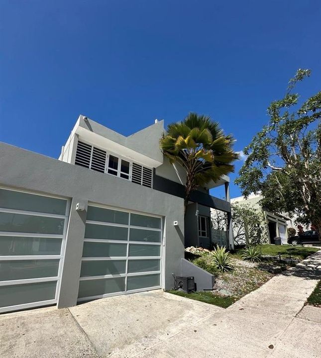 Vendido Recientemente: $435,000 (4 camas, 2 baños, 2068 Pies cuadrados)