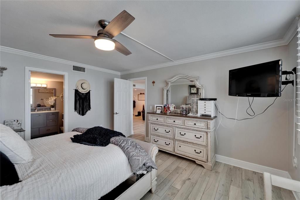 На продажу: $349,999 (1 спален, 1 ванн, 940 Квадратных фут)