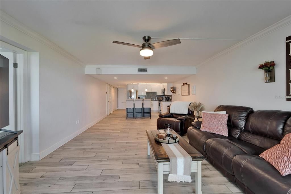 На продажу: $349,999 (1 спален, 1 ванн, 940 Квадратных фут)