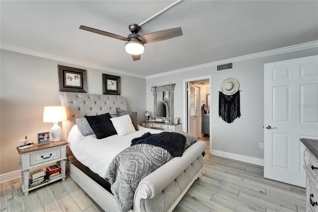 На продажу: $349,999 (1 спален, 1 ванн, 940 Квадратных фут)