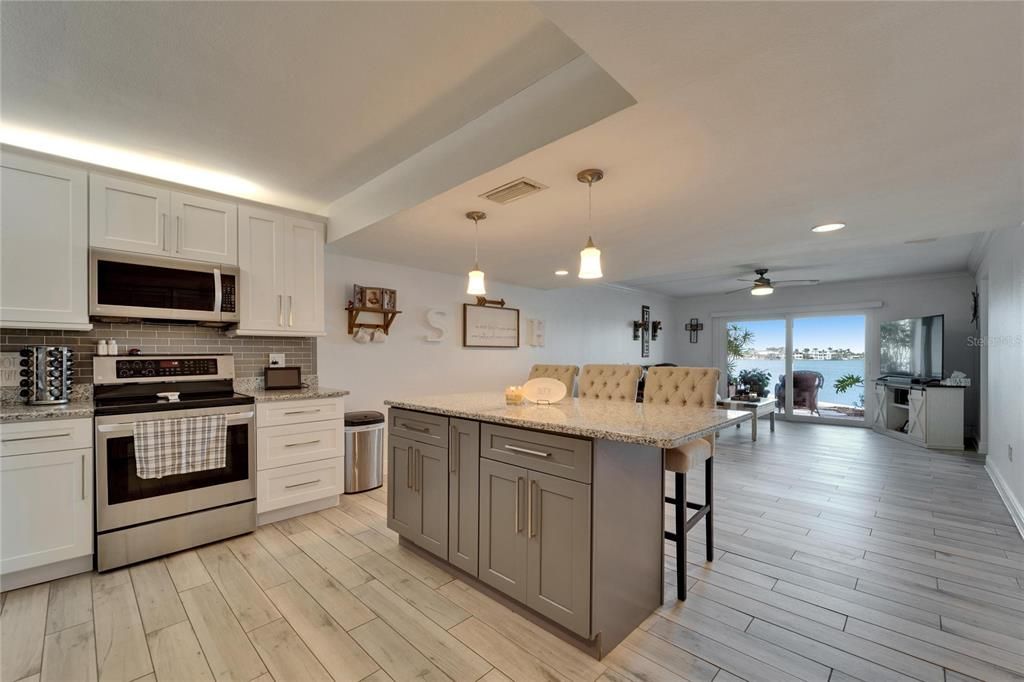 На продажу: $349,999 (1 спален, 1 ванн, 940 Квадратных фут)