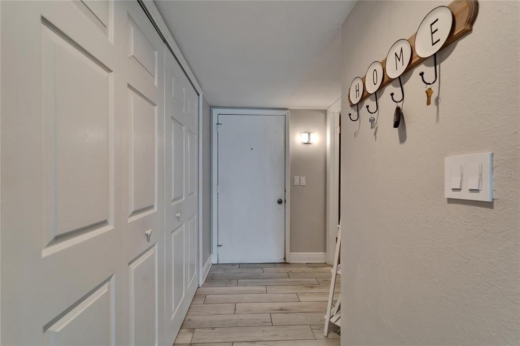 На продажу: $349,999 (1 спален, 1 ванн, 940 Квадратных фут)