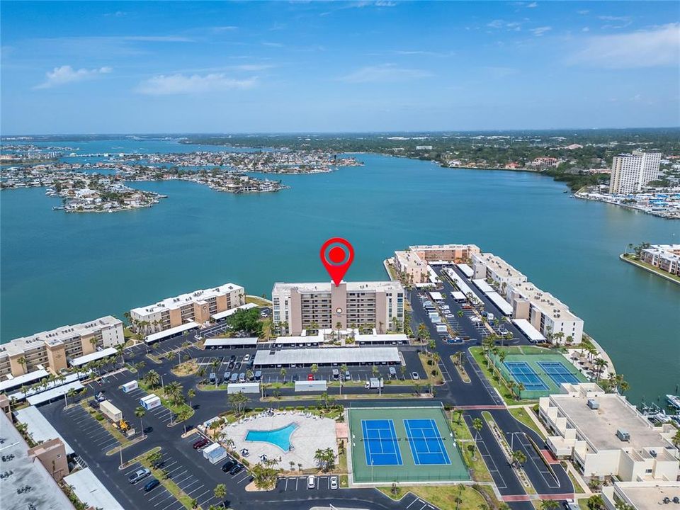 На продажу: $349,999 (1 спален, 1 ванн, 940 Квадратных фут)