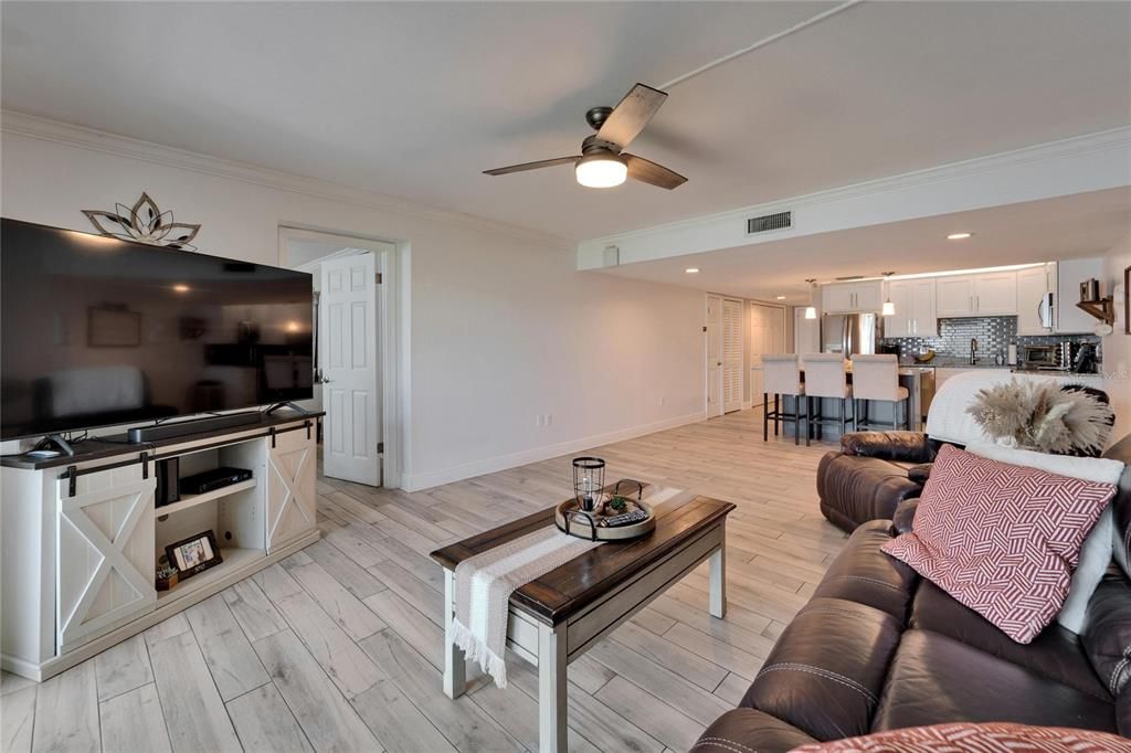 На продажу: $349,999 (1 спален, 1 ванн, 940 Квадратных фут)