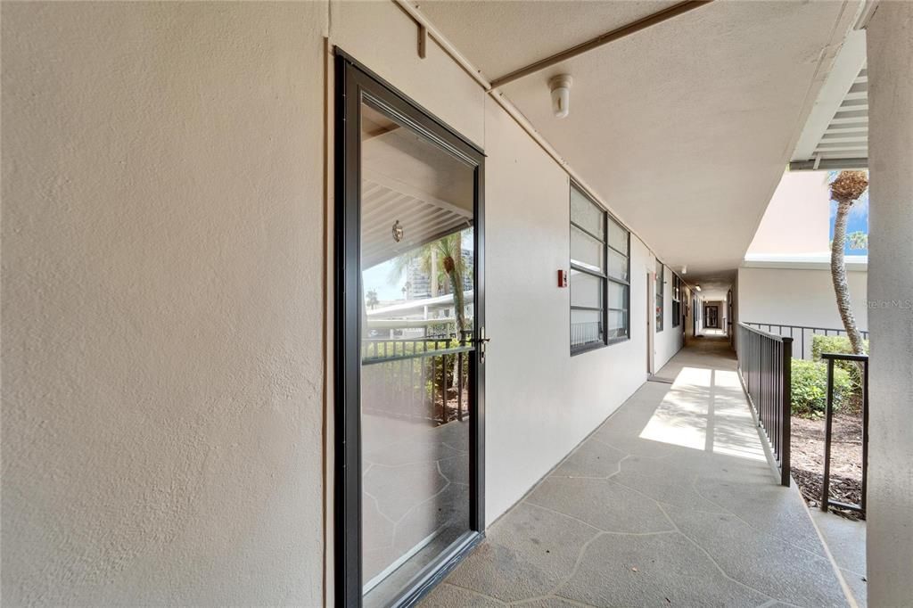 На продажу: $349,999 (1 спален, 1 ванн, 940 Квадратных фут)