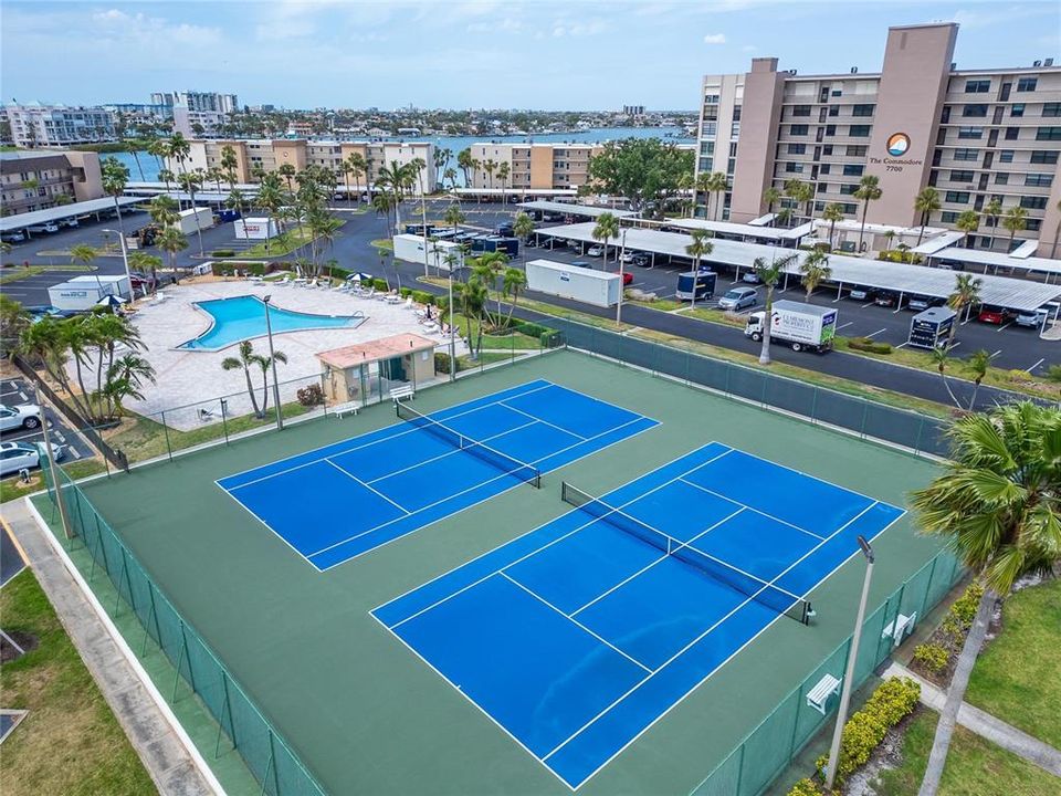 На продажу: $349,999 (1 спален, 1 ванн, 940 Квадратных фут)