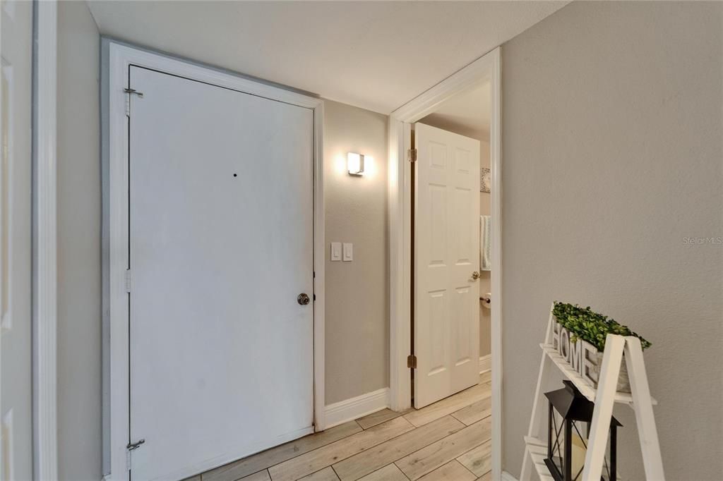 На продажу: $349,999 (1 спален, 1 ванн, 940 Квадратных фут)