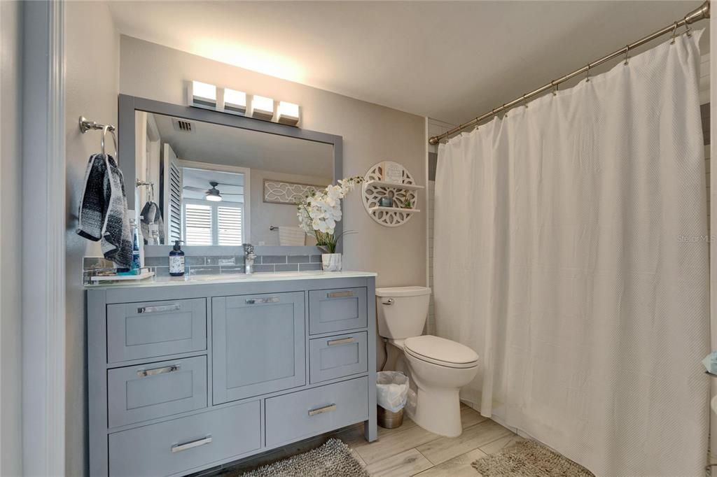 На продажу: $349,999 (1 спален, 1 ванн, 940 Квадратных фут)