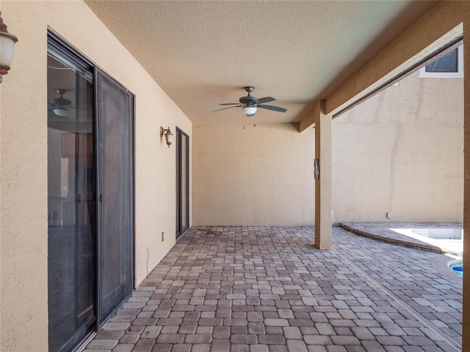 На продажу: $669,000 (6 спален, 4 ванн, 4476 Квадратных фут)