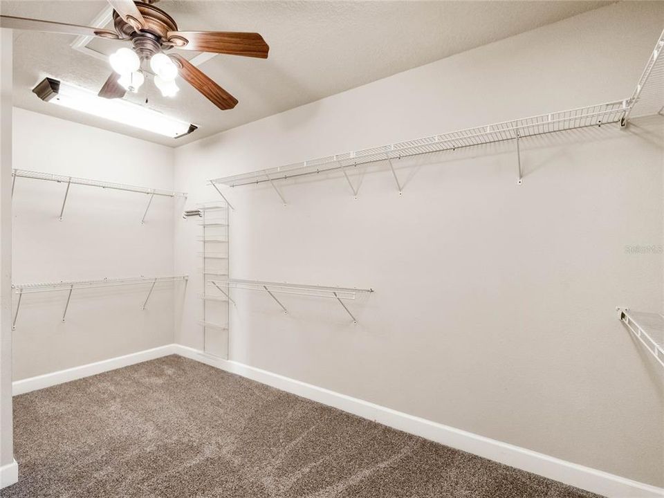 На продажу: $669,000 (6 спален, 4 ванн, 4476 Квадратных фут)