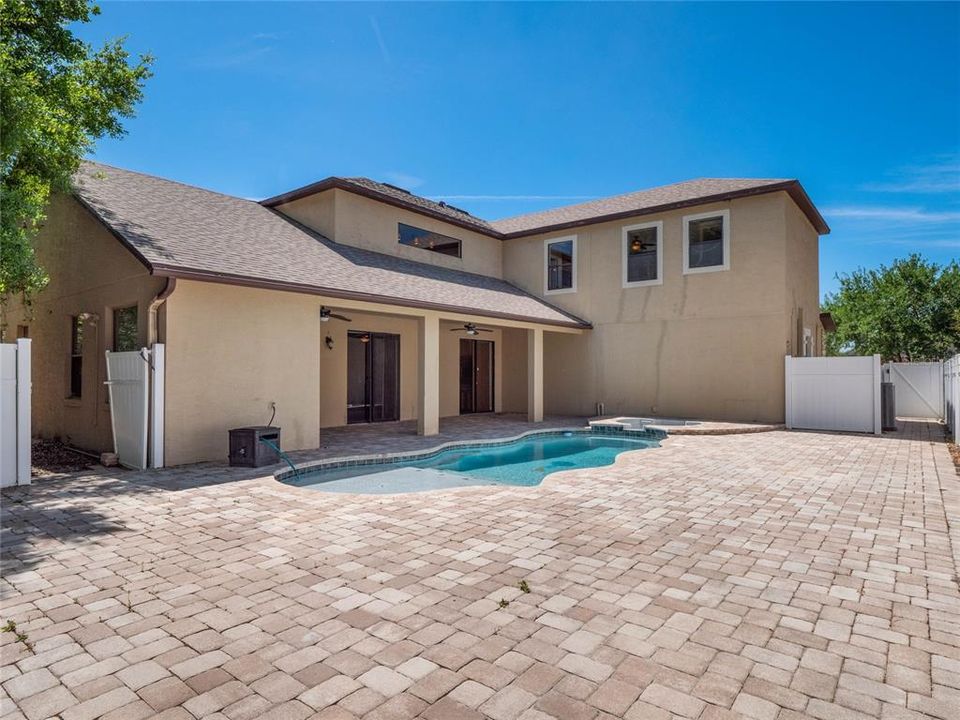 На продажу: $669,000 (6 спален, 4 ванн, 4476 Квадратных фут)