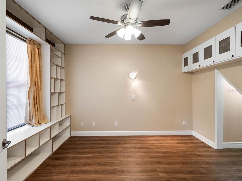 На продажу: $669,000 (6 спален, 4 ванн, 4476 Квадратных фут)