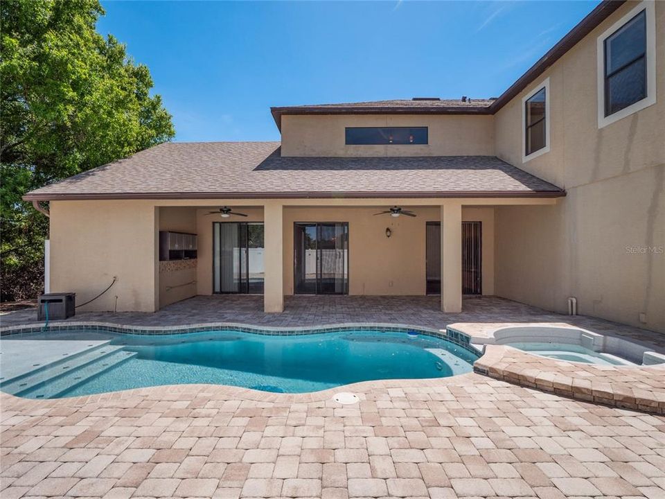 На продажу: $669,000 (6 спален, 4 ванн, 4476 Квадратных фут)