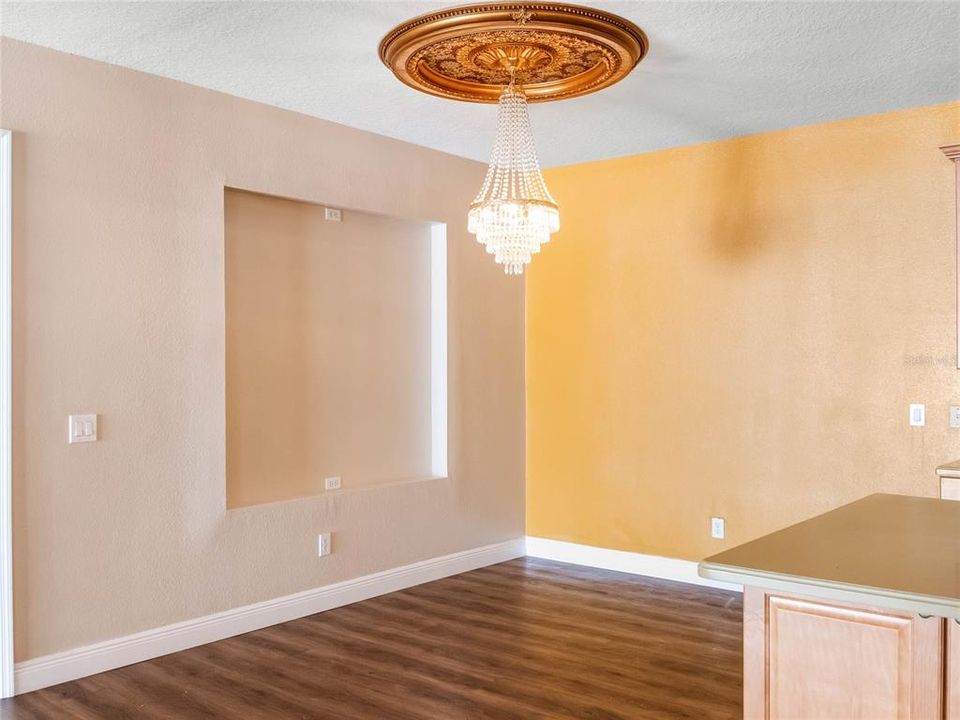 На продажу: $669,000 (6 спален, 4 ванн, 4476 Квадратных фут)