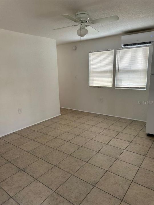 For Sale: $99,900 (1 beds, 1 baths, 480 Square Feet)