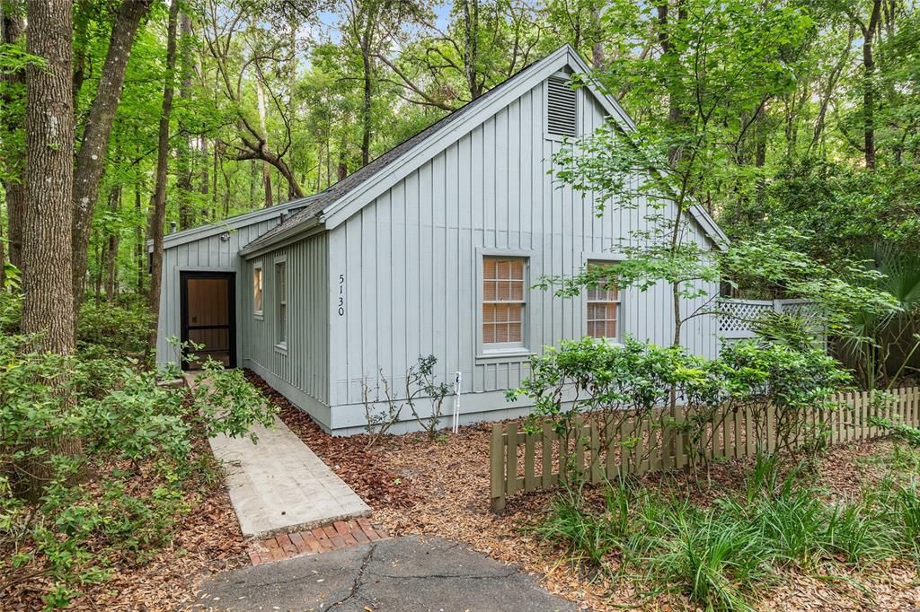 Recently Sold: $239,900 (3 beds, 2 baths, 1137 Square Feet)