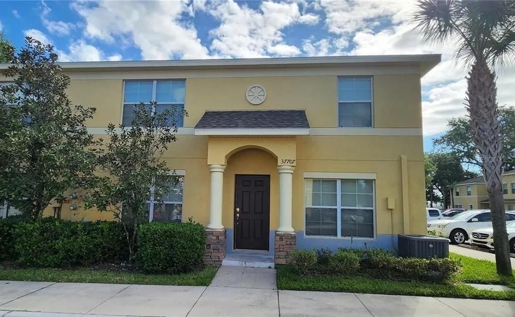 Recently Rented: $1,700 (3 beds, 2 baths, 1363 Square Feet)