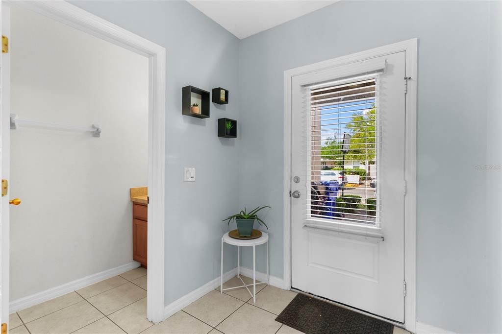 合同活跃: $290,000 (3 贝兹, 2 浴室, 1824 平方英尺)