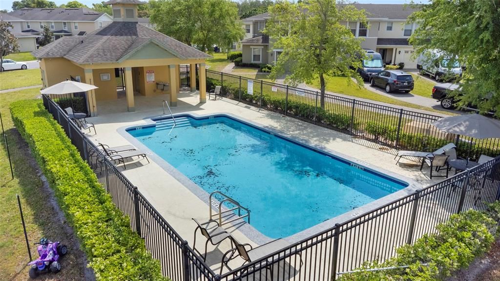 合同活跃: $290,000 (3 贝兹, 2 浴室, 1824 平方英尺)