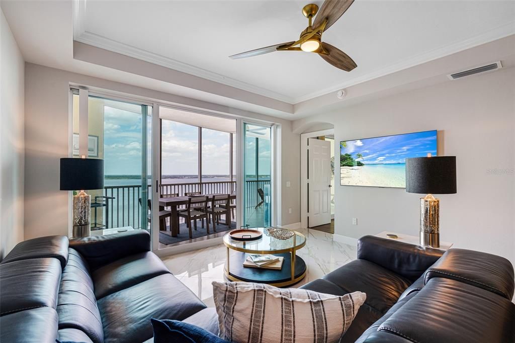 For Sale: $825,000 (3 beds, 2 baths, 1543 Square Feet)