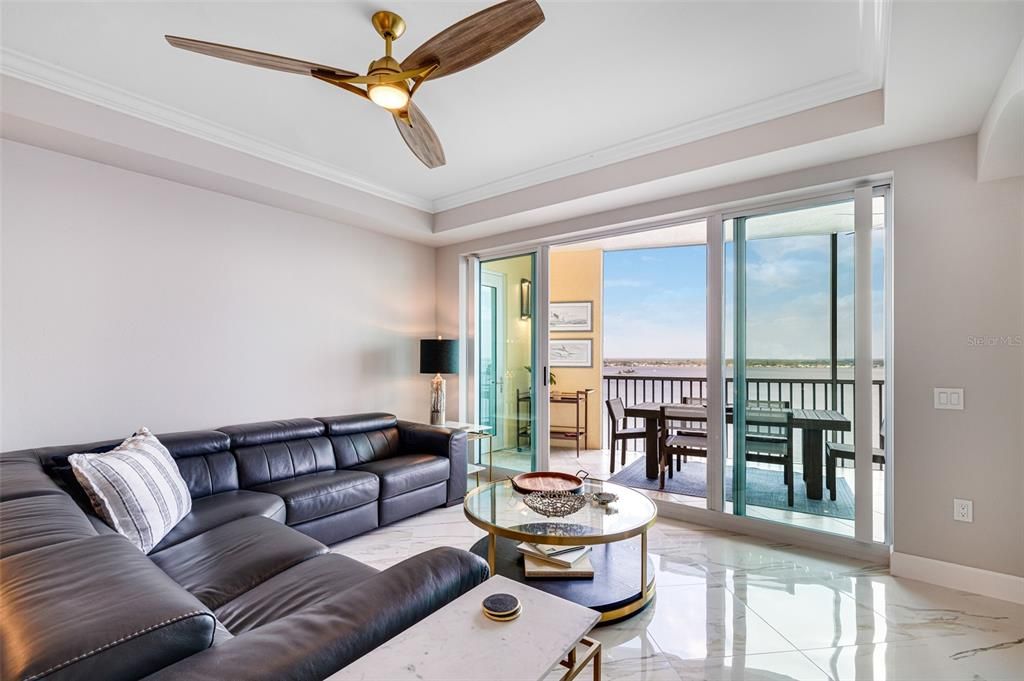 For Sale: $825,000 (3 beds, 2 baths, 1543 Square Feet)