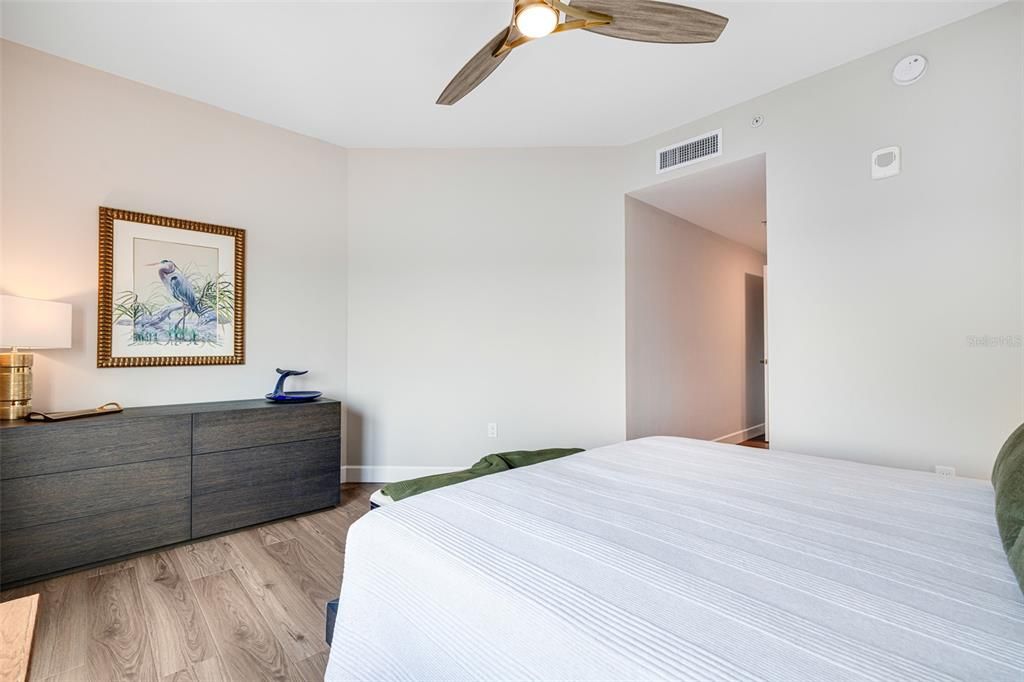 For Sale: $825,000 (3 beds, 2 baths, 1543 Square Feet)