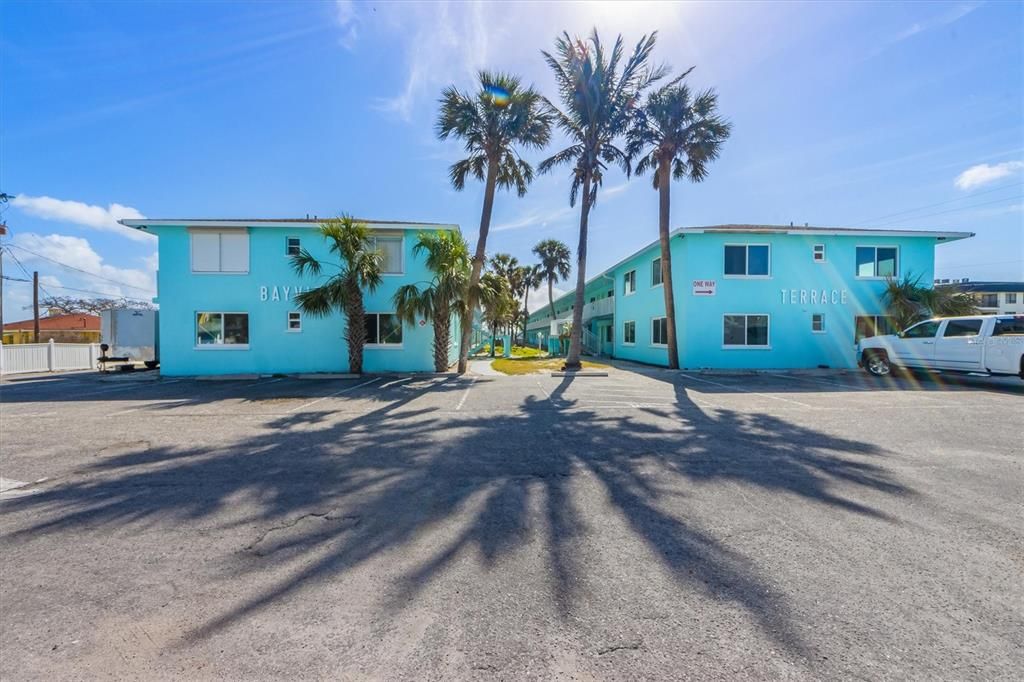 For Sale: $408,490 (1 beds, 1 baths, 594 Square Feet)