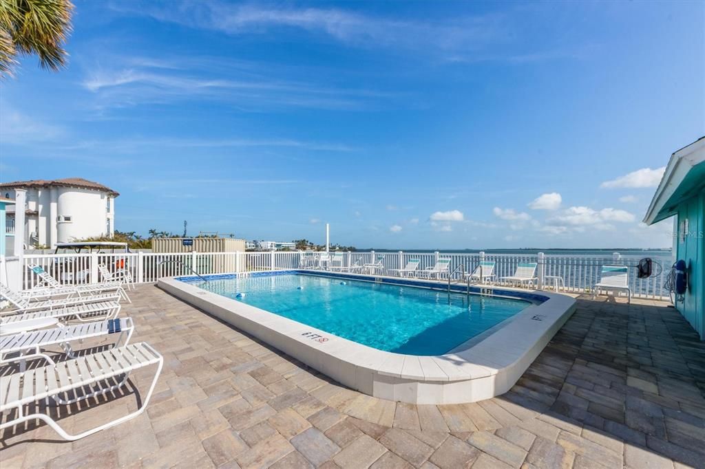 For Sale: $408,490 (1 beds, 1 baths, 594 Square Feet)