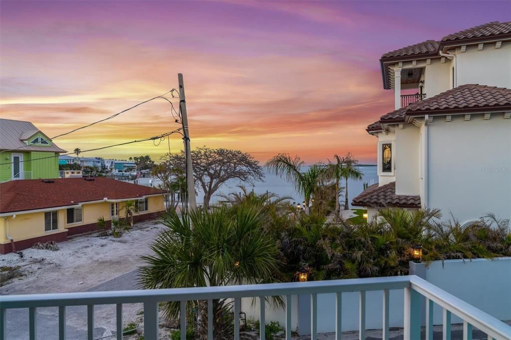 For Sale: $408,490 (1 beds, 1 baths, 594 Square Feet)