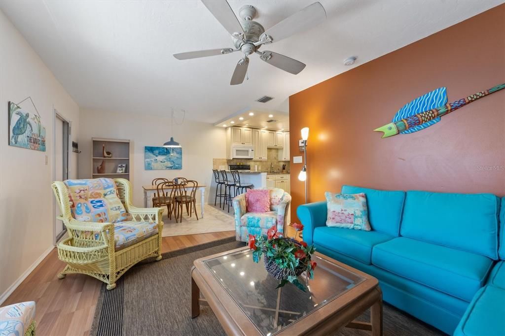 For Sale: $408,490 (1 beds, 1 baths, 594 Square Feet)