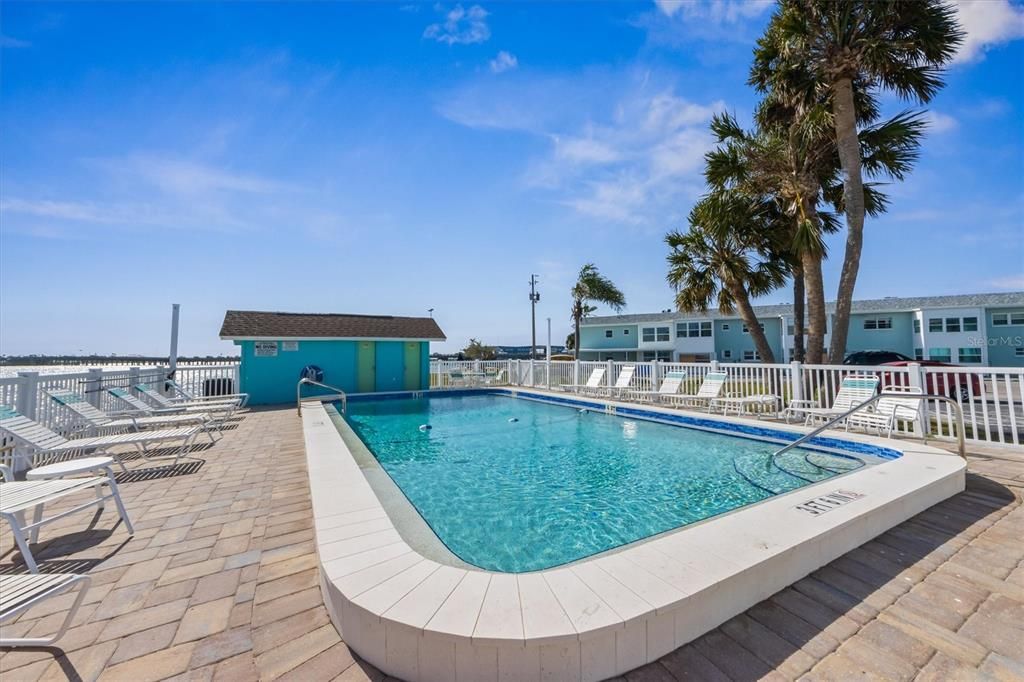 For Sale: $408,490 (1 beds, 1 baths, 594 Square Feet)