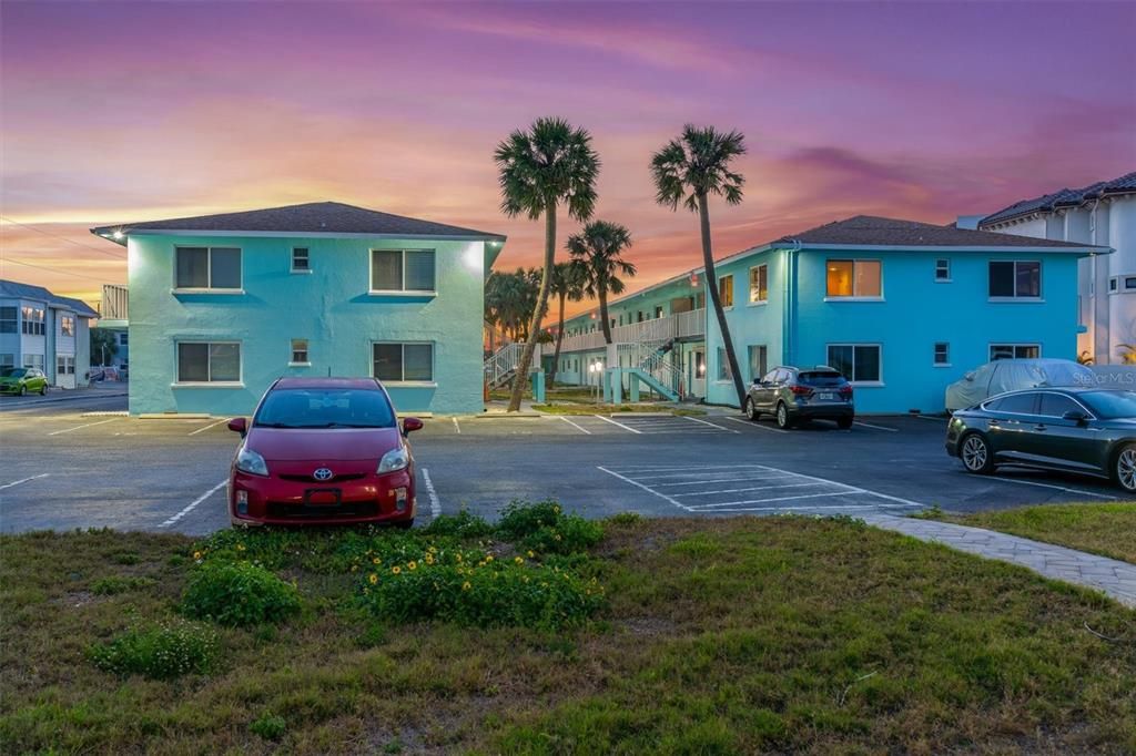 For Sale: $408,490 (1 beds, 1 baths, 594 Square Feet)