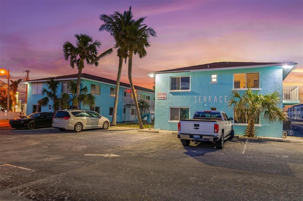 For Sale: $408,490 (1 beds, 1 baths, 594 Square Feet)