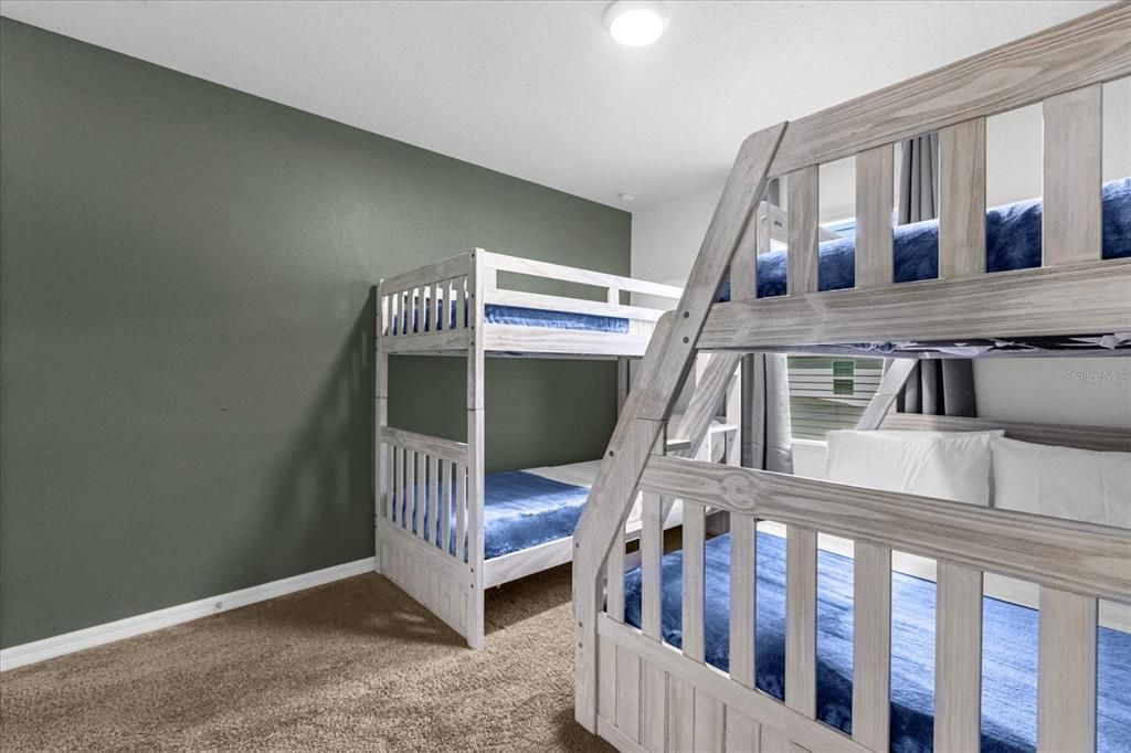 En Venta: $490,000 (4 camas, 4 baños, 2145 Pies cuadrados)