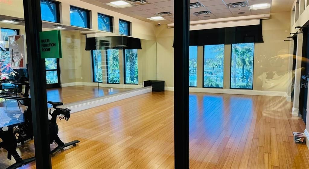 En Venta: $490,000 (4 camas, 4 baños, 2145 Pies cuadrados)