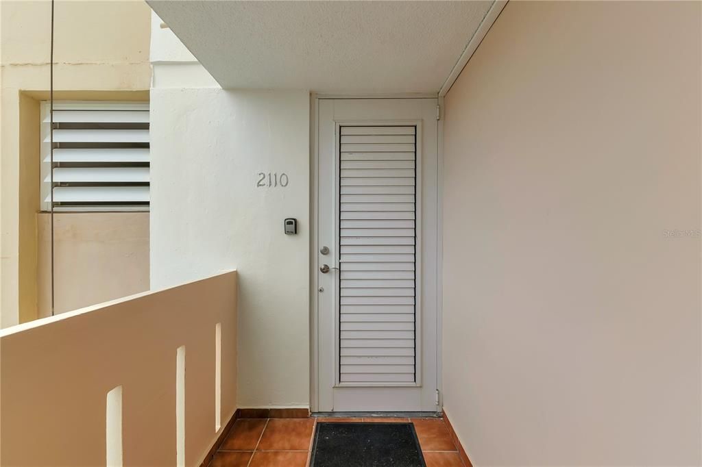 Active With Contract: $560,000 (2 beds, 2 baths, 1235 Square Feet)