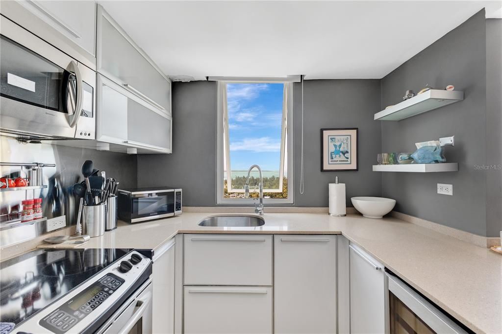 Active With Contract: $560,000 (2 beds, 2 baths, 1235 Square Feet)