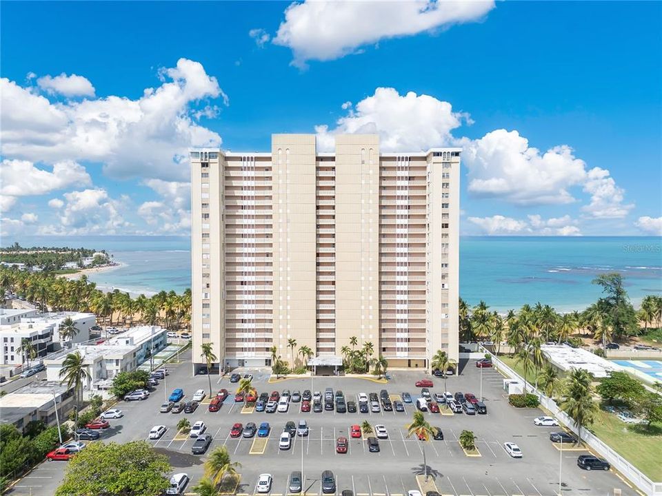 Active With Contract: $560,000 (2 beds, 2 baths, 1235 Square Feet)