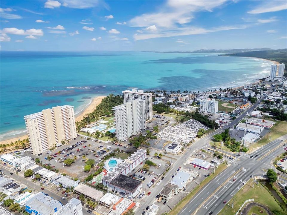 Active With Contract: $560,000 (2 beds, 2 baths, 1235 Square Feet)