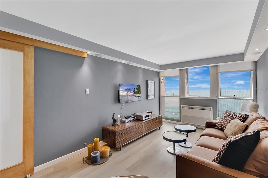 Active With Contract: $560,000 (2 beds, 2 baths, 1235 Square Feet)