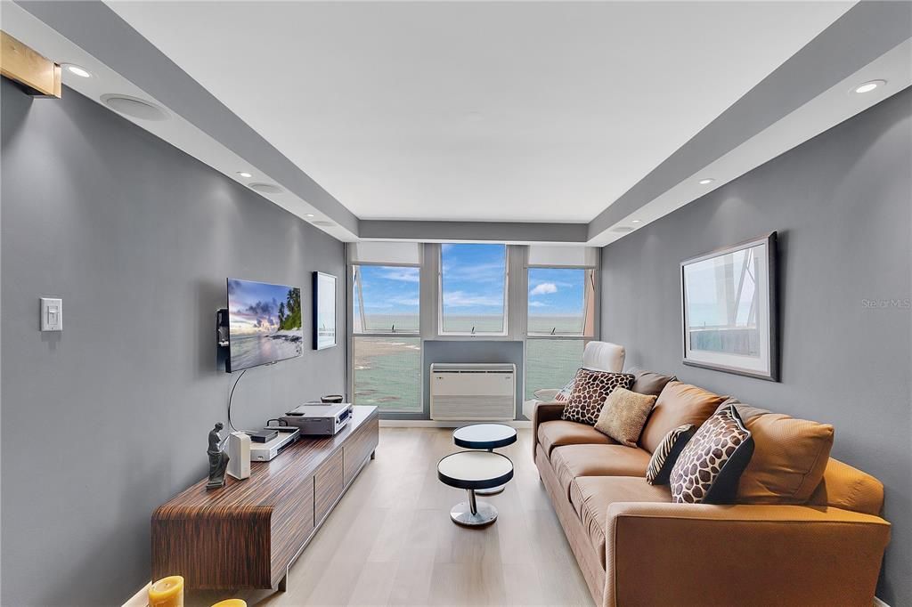 Active With Contract: $560,000 (2 beds, 2 baths, 1235 Square Feet)