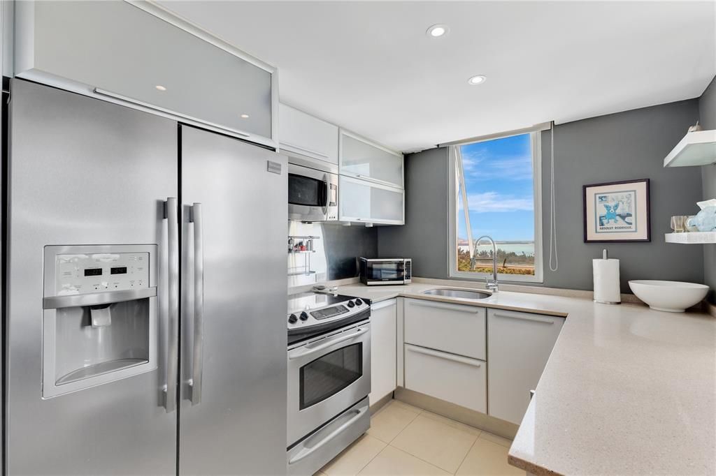 Active With Contract: $560,000 (2 beds, 2 baths, 1235 Square Feet)