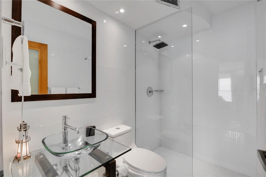 Active With Contract: $560,000 (2 beds, 2 baths, 1235 Square Feet)