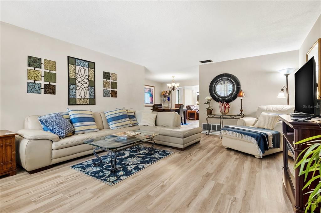 В аренду: $3,500 (2 спален, 2 ванн, 1290 Квадратных фут)